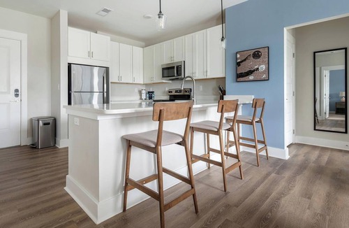 Hickory Apartment | Landing | Stylish 2BD, Gym, Yoga Studio