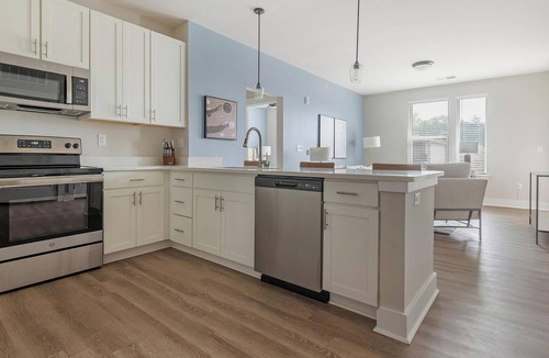 Hickory Apartment | Landing | Stylish 2BD, Gym, Yoga Studio