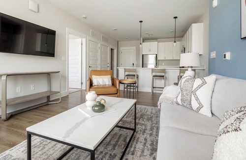 Hickory Apartment | Landing | Stylish 2BD, Gym, Yoga Studio