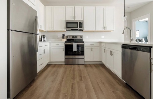 Hickory Apartment | Landing | Stylish 2BD, Gym, Yoga Studio