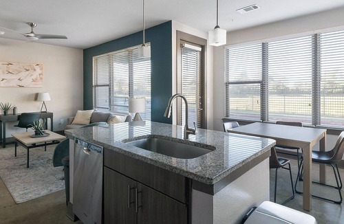 Memorial Apartment | Landing | Stylish 2BD, Gym