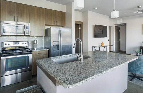 Memorial Apartment | Landing | Stylish 2BD, Gym