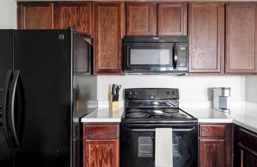Atascocita Apartment | Landing | Stylish 2BD, Gym, Clubhouse