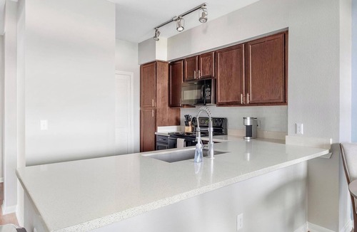Atascocita Apartment | Landing | Stylish 2BD, Gym, Clubhouse