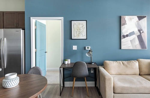 Wilmington Apartment | Landing | Stylish 2BD, Gym, Pool