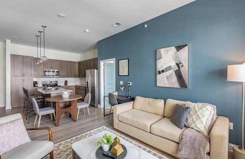 Wilmington Apartment | Landing | Stylish 2BD, Gym, Pool