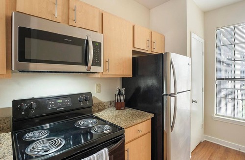New Pathways Apartment | Landing | Stylish 2BD, Gym, Clubhouse