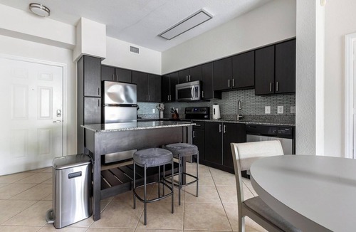 Miramar Apartment | Landing | Stylish 2BD, Gym, Clubhouse