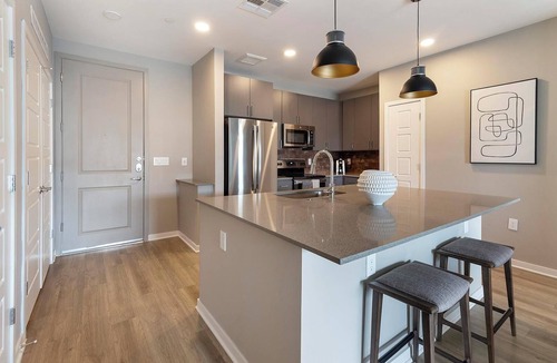 Warehouse District Apartment | Landing | Stylish 2BD, Gym, Clubhouse