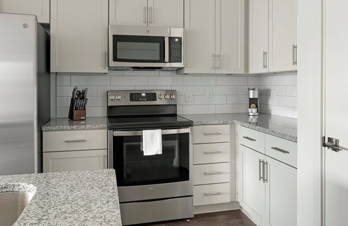 East Raleigh Apartment | Landing | Stylish 2BD, Gym, Clubhouse