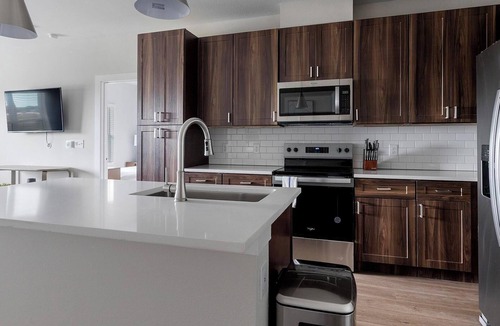 Seguin Apartment | Landing | Stylish 2BD, Gym, Pool