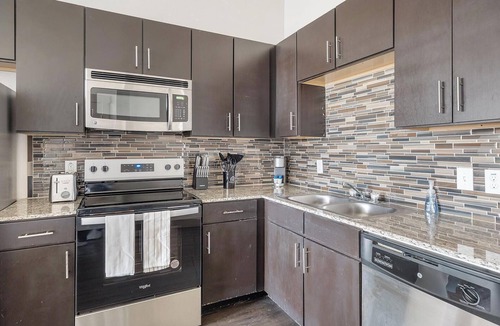 Waco Apartment | Landing | Stylish 2BD, Gym
