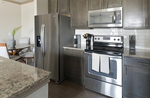 Baytown Apartment | Landing | Stylish 2BD in Bellview Acres Whiting