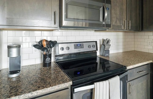 Baytown Apartment | Landing | Stylish 2BD in Bellview Acres Whiting