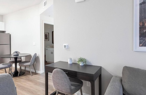 Townsite Apartment | Landing | Stylish 2BD, Pool, Rooftop Lounge