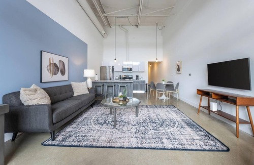 Royal Oak Apartment | Landing | Stylish 2BD, Pool, Gym