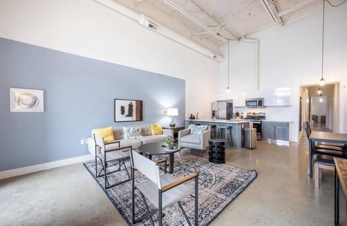 Royal Oak Apartment | Landing | Stylish 2BD, Pool, Gym