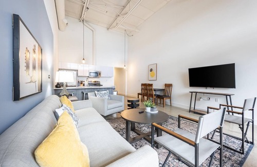 Royal Oak Apartment | Landing | Stylish 2BD, Pool, Gym