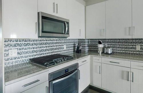 Houston Apartment | Landing | Stylish 2BD, Pool, Tennis Court