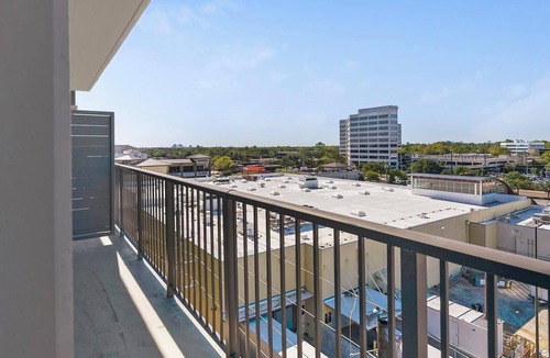Houston Apartment | Landing | Stylish 2BD, Pool, Tennis Court