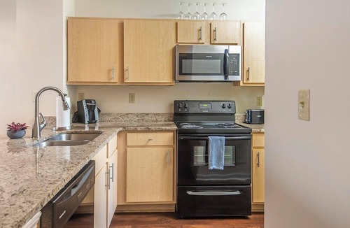 New Pathways Apartment | Landing | Stylish 2BD, Pool, Clubhouse