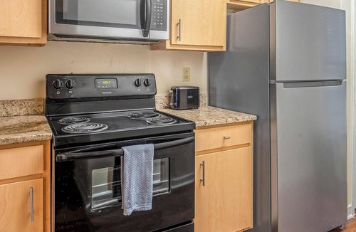 New Pathways Apartment | Landing | Stylish 2BD, Pool, Clubhouse