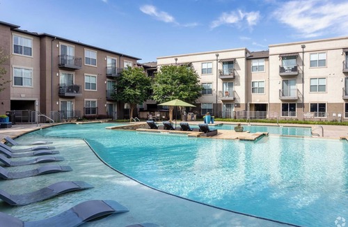Irving Apartment | Landing | Stylish 2BD, Pool, Courtyard