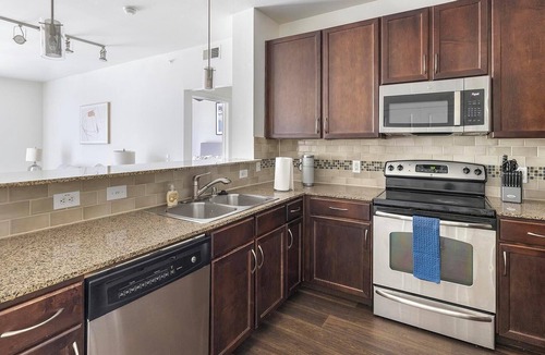 Irving Apartment | Landing | Stylish 2BD, Pool, Clubhouse