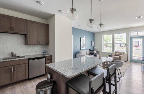 Wilmington Apartment | Landing | Stylish 2BD, Pool, Gym