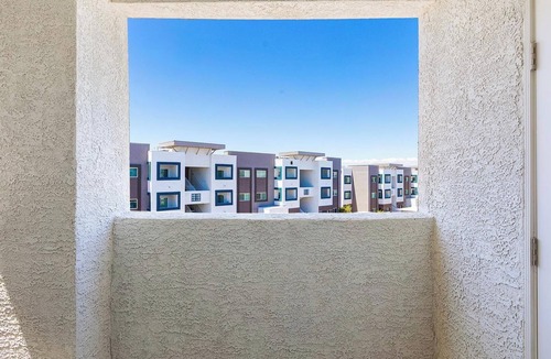 Townsite Apartment | Landing | Stylish 2BD, Rooftop Lounge, Pool