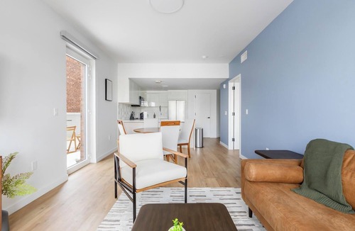 Hackensack Apartment | Landing | Stylish 2BD, Rooftop Lounge, Courtyard