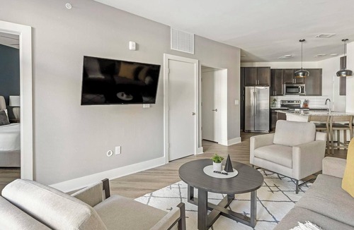 Fort Worth Apartment | Landing | Stylish 2BD, Gym, Pool