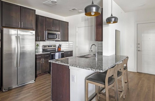 Fort Worth Apartment | Landing | Stylish 2BD, Gym, Pool