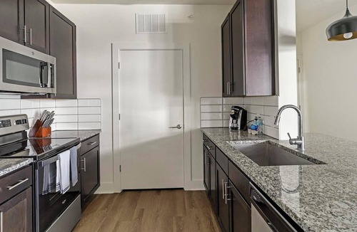 Fort Worth Apartment | Landing | Stylish 2BD, Gym, Pool
