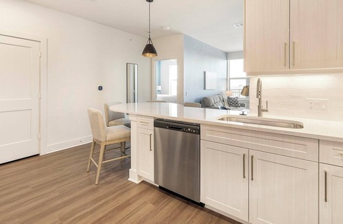 Roanoke Apartment | Landing | Stylish 2BD in Downtown Roanoke