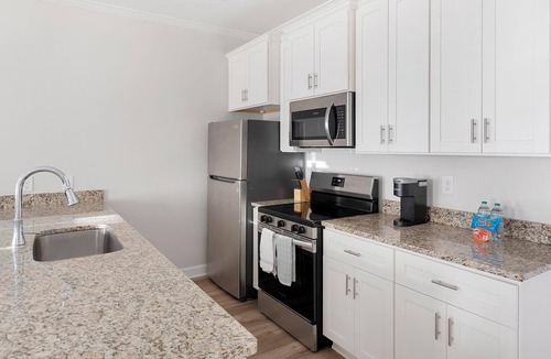 Huntsville Apartment | Landing | Stylish 2BD, Clubhouse, Courtyard