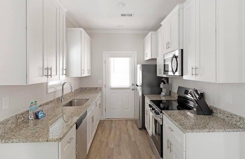 Huntsville Apartment | Landing | Stylish 2BD, Pool, Courtyard