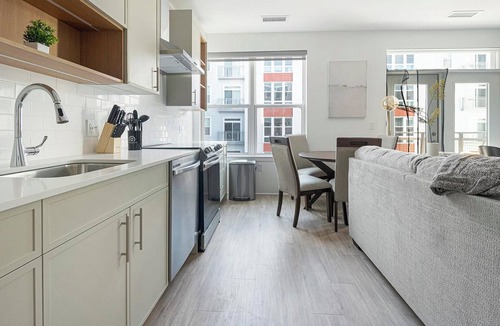 Hyattsville Apartment | Landing | Stylish 2BD, Game Room, Gym