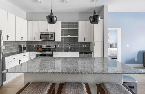 Rock Creek Apartment | Landing | Stylish 2BD, Gym, Courtyard