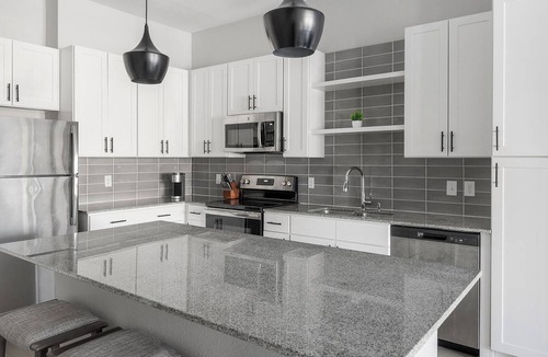 Rock Creek Apartment | Landing | Stylish 2BD, Gym, Courtyard