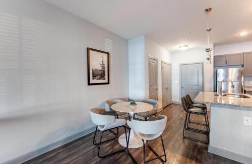 Socastee Apartment | Landing Stylish 2BD Pool Gym