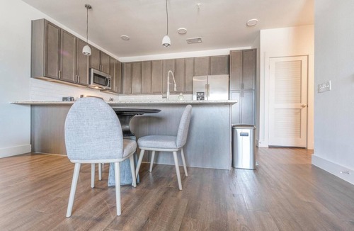 Stone Oak Apartment | Landing | Stylish 2BD, Clubhouse, Pool