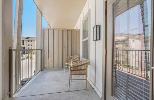 Stone Oak Apartment | Landing | Stylish 2BD, Clubhouse, Pool