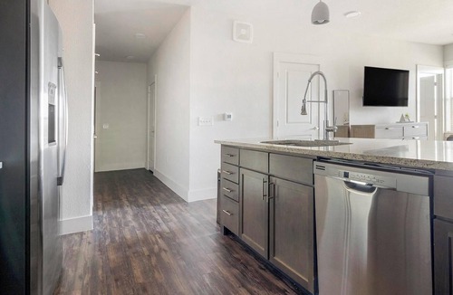 Stone Oak Apartment | Landing | Stylish 2BD, Game Room, Pool