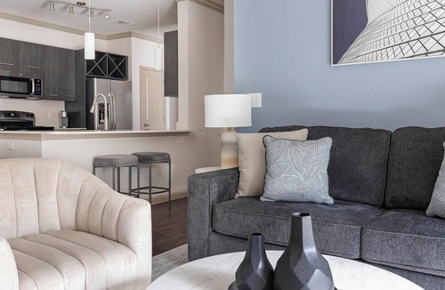 Wetmore Apartment | Landing | Stylish 2BD, Yoga Studio, Gym