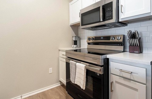 Wetmore Apartment | Landing | Stylish 2BD, Gym, Clubhouse