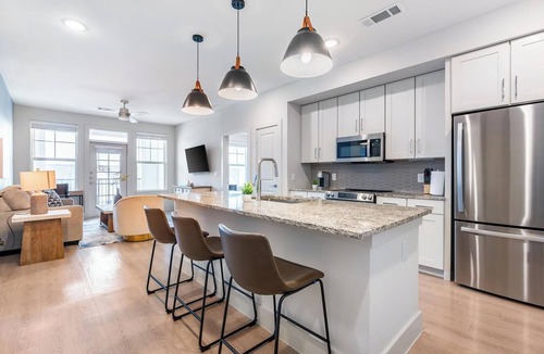 San Marcos Apartment | Landing | Stylish 2BD in La Cima