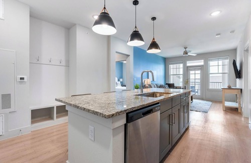 San Marcos Apartment | Landing | Stylish 2BD in La Cima
