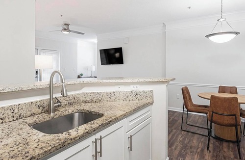 Summerville Apartment | Landing | Stylish 2BD, Gym