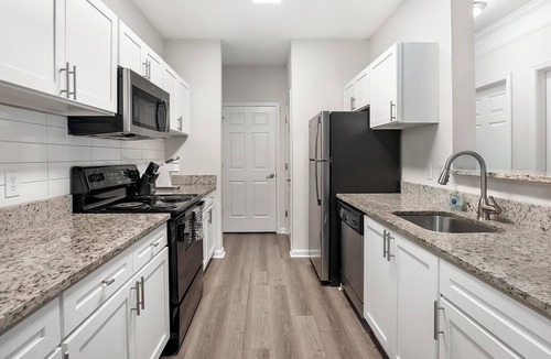 Summerville Apartment | Landing | Stylish 2BD, Gym